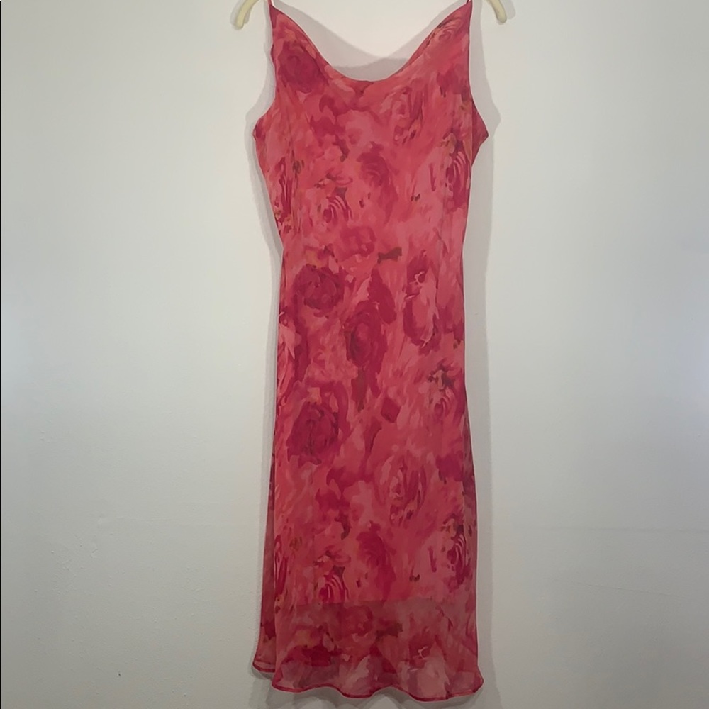 Johnnie M Floral dress 👗